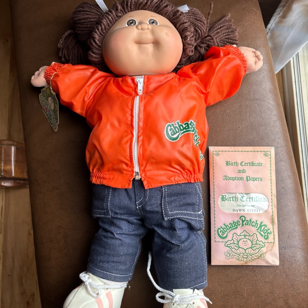 VINTAGE Cabbage Patch Kids Doll in Yellow Outfit 1983 new brown hair brown eyes